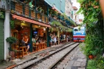 Hanoi's authorities begin enforcing closure of train track coffee shops