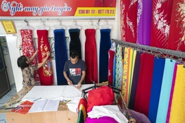 Trach Xa long dress – pride of over-thousand-year-old craft village